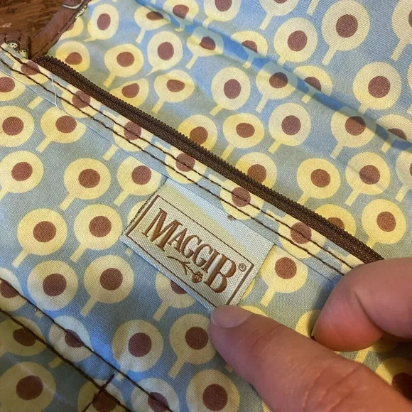 MaggieB Mini Crossbody Strap Wallet Quilted Floral Print Brown Green - Picture 2 of 6